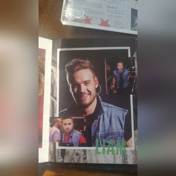 4 1D one direction concert DVDs with limited edition VIP ticket booklet liam - Picture 3 of 16